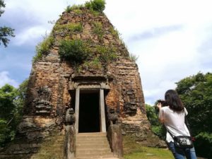 <span style="color:#32cd32"><strong>2025年開催中！</strong></span><br>【AA-7】<span style="color:#32cd32"><strong>Free WiFi</strong></span>プライベート<br>『新しい世界遺産を行く！』サンボープレイクック遺跡→スピアンコンボンクデイ橋、ローカルマーケット見学、プライベート1日ツアー。<br><br>　　「特価キャンペーン！」　<br>車とガイドの料金表（<span style="color:#32cd32"><strong>大人1名あたり</strong></span>）<br>1名様「<span style="color: #1e90ff;"><s>250$</s></span>→<span style="color: #cc3300;"><strong>190$</strong></span>」<br>2名様「<span style="color: #1e90ff;"><s>125$</s></span>→<span style="color: #cc3300;"><strong>100＄</strong></span>」<br>3名様「<span style="color: #1e90ff;"><s>100$</s></span>→<span style="color: #cc3300;"><strong>75$</strong></span>」<br>4名様「<span style="color: #1e90ff;"><s>90$</s></span>→<span style="color: #cc3300;"><strong>65$</strong></span>」<br>5名様～「<span style="color: #1e90ff;"><s>80$</s></span>→<span style="color: #cc3300;"><strong>60$～</strong></span>」<br><br>もっと見る≫≫