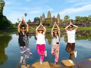 <span style="color:#32cd32"><strong>2026年開催中！<br></strong></span>【BB-1a】<span style="color: #ff0000;"><strong>合同ツアー</strong></span><br>朝日鑑賞+アンコールワット→アンコールトム→タ・プローム遺跡『朝日鑑賞+午前中の<span style="color:#32cd32"><strong>半日</strong></span>』。5時～12時<br><br>　　「特価キャンペーン！」　<br>車とガイドの料金表（<span style="color:#32cd32"><strong>大人1名あたり</strong></span>）<br>1名様「<span style="color: #1e90ff;"><s>110$</s></span>→<span style="color: #cc3300;"><strong>75$</strong></span>」<br>2名様「<span style="color: #1e90ff;"><s>60$</s></span>→<span style="color: #cc3300;"><strong>40＄</strong></span>」<br>3名様～「<span style="color: #1e90ff;"><s>45$</s></span>→<span style="color: #cc3300;"><strong>30$</strong></span>」<br><br>もっと見る≫≫