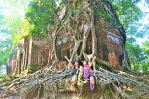 <span style="color:#32cd32"><strong>2025年開催中！<br></strong></span>【AA-21】<span style="color: #ff0000;"><strong>プライベートツアー</strong></span><br>朝日鑑賞から、アンコールワット・アンコールトム・タ・プロームを巡る午前の観光に、午後はベンメリア遺跡とコーケー、1日プライベートツアーです。5時～20時<br><br>　　「特価キャンペーン！」　<br>車とガイドの料金表（<span style="color:#32cd32"><strong>大人1名あたり</strong></span>）<br>1名様「<span style="color: #1e90ff;"><s>250$</s></span>→<span style="color: #cc3300;"><strong>190$</strong></span>」<br>2名様「<span style="color: #1e90ff;"><s>150$</s></span>→<span style="color: #cc3300;"><strong>100＄</strong></span>」<br>3名様「<span style="color: #1e90ff;"><s>100$</s></span>→<span style="color: #cc3300;"><strong>75$</strong></span>」<br>4名様「<span style="color: #1e90ff;"><s>90$</s></span>→<span style="color: #cc3300;"><strong>60$</strong></span>」<br>5名様「<span style="color: #1e90ff;"><s>80$</s></span>→<span style="color: #cc3300;"><strong>50$</strong></span>」<br>もっと見る≫≫