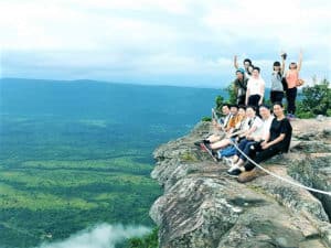 <span style="color:#32cd32"><strong>2025年開催中！</strong></span><br>【GR-2】<span style="color: #cc3300;"><strong>Free Wifi</strong></span><br>プリアヴィヒア遺跡とコーケー遺跡とベンメリア遺跡、1日ツアープラン<br><br>「 専用車+ガイド+ランチ+4WD車かバイク付き」の特別料金<br>1名で「<span style="color: #1e90ff;"><s>250$</s></span>→<span style="color: #cc3300;"><strong>150$</strong></span>」<br>2名まで「<span style="color: #1e90ff;"><s>150$</s></span>→<span style="color: #cc3300;"><strong>100＄/1人</strong></span>」<br>3名～「<span style="color: #1e90ff;"><s>120＄</s></span>→<span style="color: #cc3300;"><strong>90＄/1人</strong></span>」<br><br>もっと見る≫≫