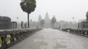 カンボジアの雨季をおススメします。