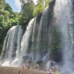 <span style="color:#32cd32"><strong>2026年開催中！</strong></span><br>  【AA-11】<span style="color: #cc3300;"><strong>プライベート</strong></span><br> 「4つの遺跡を巡る」ベンメリア→バンテアイ・スレイ遺跡→クバールスピアン→プノン・クーレン山、1日プライベートツアープラン。<br><br>　　「特価キャンペーン！」　<br>車とガイドの料金表（<span style="color:#32cd32"><strong>大人1名あたり</strong></span>）<br>1名様「<span style="color: #1e90ff;"><s>200$</s></span>→<span style="color: #cc3300;"><strong>150$</strong></span>」<br>2名様「<span style="color: #1e90ff;"><s>100$</s></span>→<span style="color: #cc3300;"><strong>80＄</strong></span>」<br>3名様「<span style="color: #1e90ff;"><s>90$</s></span>→<span style="color: #cc3300;"><strong>65$</strong></span>」<br>4名様「<span style="color: #1e90ff;"><s>80$</s></span>→<span style="color: #cc3300;"><strong>55$</strong></span>」<br>5名様～「<span style="color: #1e90ff;"><s>70$</s></span>→<span style="color: #cc3300;"><strong>45$～</strong></span>」<br><br>もっと見る≫≫